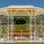 Gartenpavillon Verona mit Sonnensegel und Rankgitter Rosa